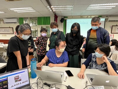 智慧學習跨域幸福課程領導人工作坊-111-11-22-4-學員小組討論