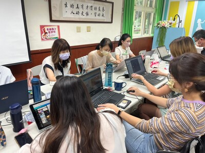 智慧學習跨域幸福課程領導人工作坊-111-11-22-5-Canva實作練習