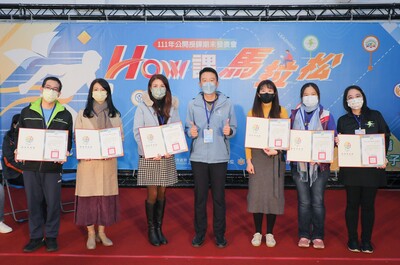 教育局教資科翁健銘科長頒發公開授課教師感謝狀-1圖片
