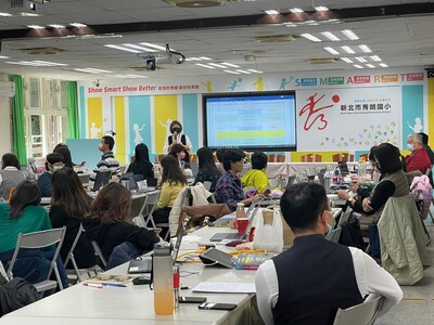 智慧學習跨域幸福課程領導人工作坊-112-01-10-1-蔡依齡輔導員致詞